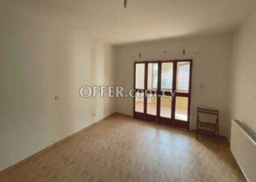 Spacious 3 Bedroom Upper House  In The Center Of Nicosia With A Great  - 6