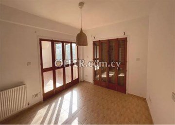 Spacious 3 Bedroom Upper House  In The Center Of Nicosia With A Great  - 3