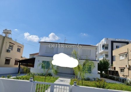 4-bedroom Detached Villa 320 sqm in Larnaca (Town) - 1