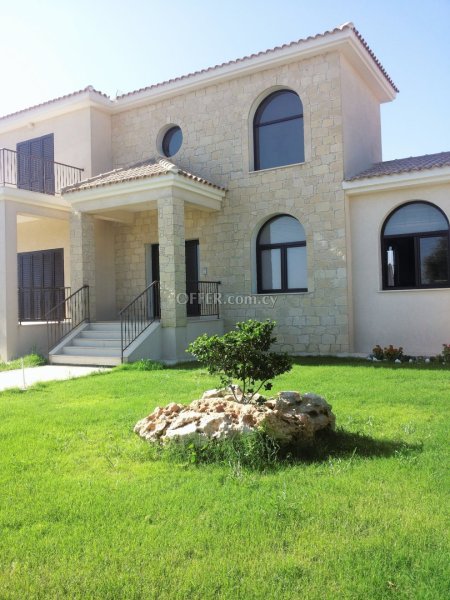 5 Bed Detached Villa for rent in Chlorakas, Paphos - 1