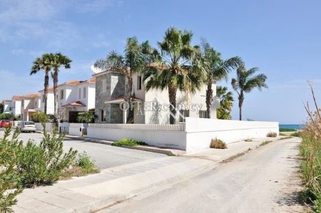 3 Bed House for Sale in Mazotos, Larnaca - 1