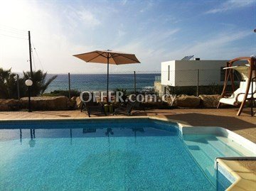 Nea Dimmata Paphos
3 Double Bedroom Private Holiday Beach Villa  
