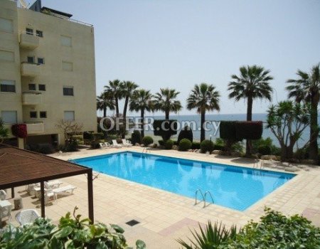 Apartment right on the Beach in Ag. Tychonas Area