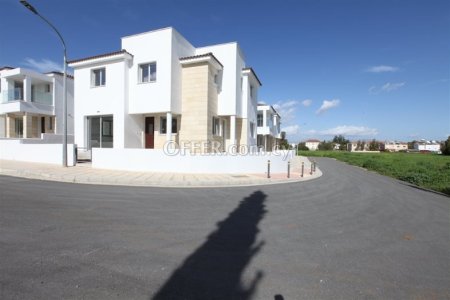 New For Sale €380,000 House 4 bedrooms, Detached Strovolos Nicosia