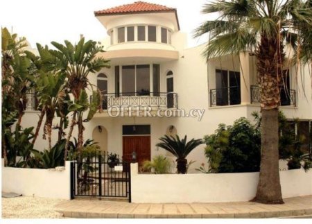 New For Sale €1,600,000 House (1 level bungalow) 8 bedrooms, Paphos