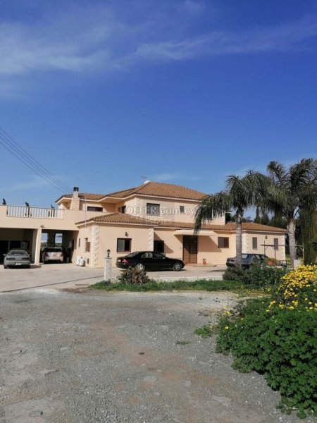 5-Bedroom Villa in Liopetri