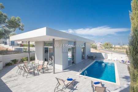 4+1 Bedroom Villa in Protaras