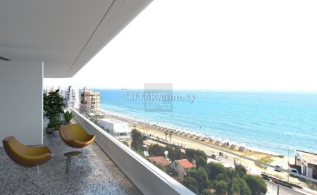 Luxurious Apartment with Unobstructed Sea Views