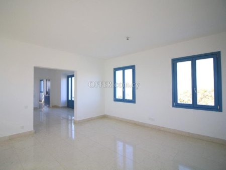 4-bedroom Detached Villa 300 sqm in Pissouri