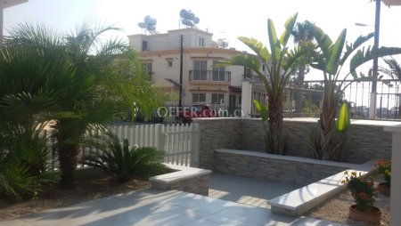 3-bedroom Semi-detached Villa 245 sqm in Larnaca (Town) - 1