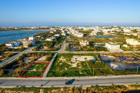 Building plot in Paralimni