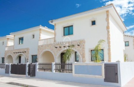 THREE BEDROOM VILLA IN TRADITIONAL AND MODERN ARCHITECTURE - 1