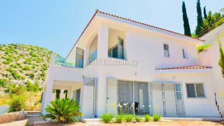 4 bed house for sale in Kamares Village Pafos