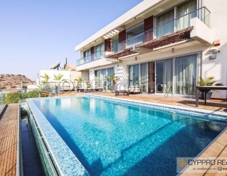Luxury 4 Bedroom Villa in Agios Tychonas - 1