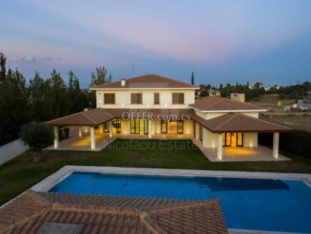 Five bedroom luxury villa with private swimming pool in Strovolos GSP in a great location