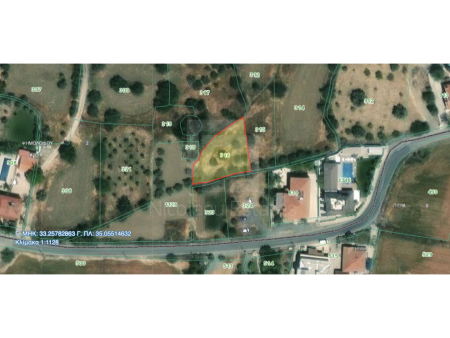 Residential plot of 716 sq.m for sale in Psimolofou Nicosia