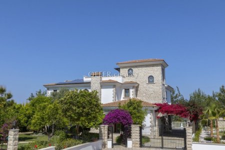 House (Detached) in Argaka, Paphos for Sale