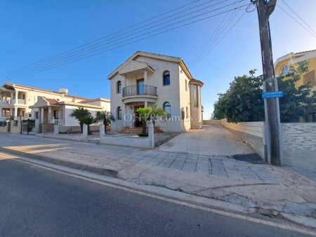 Detached Villa in Xylofagou