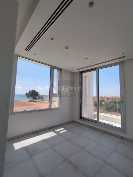 Superb 5-Bedroom Villa in Ayia Thekla - 9