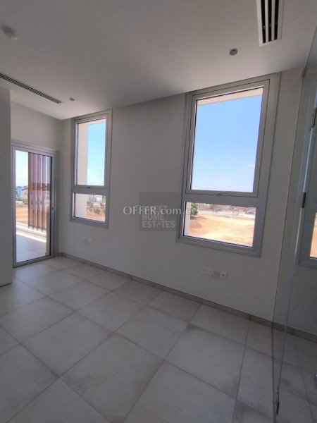 Superb 5-Bedroom Villa in Ayia Thekla - 8