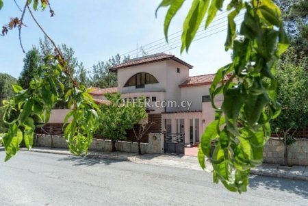 8 Bed Detached House for sale in Moniatis, Limassol - 1