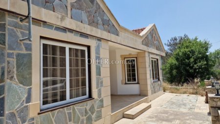 3 Bed Bungalow for rent in Apsiou, Limassol - 1