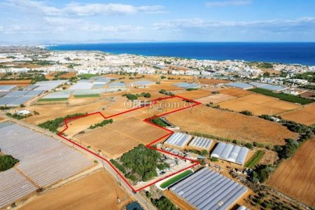 Shared Touristic field in Paralimni