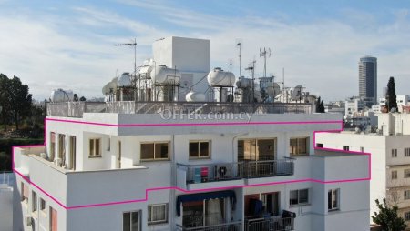 Top floor three bedroom apartment in Agios Antonios Nicosia - 1