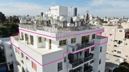 Top floor three bedroom apartment in Agios Antonios Nicosia - 7