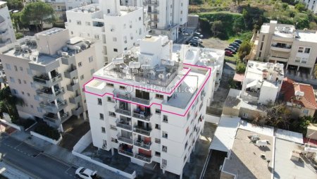 Top floor three bedroom apartment in Agios Antonios Nicosia - 6