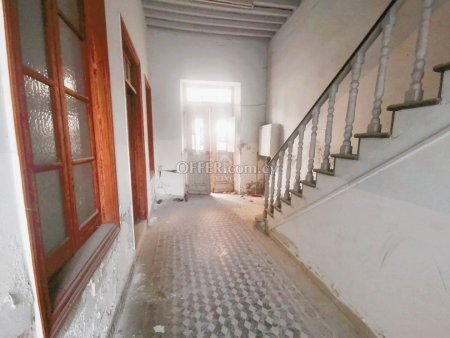 LISTED HOUSE WITH YARD AT A QUALITY AREA OF THE OLD CITY OF NICOSIA