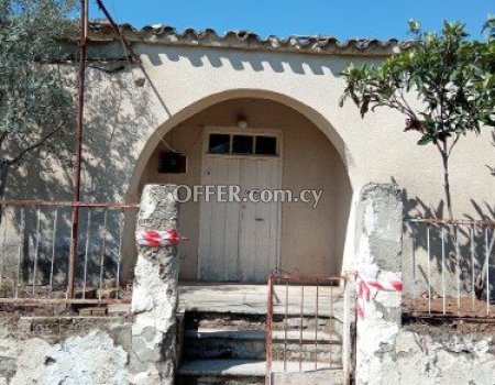 For Sale, Two-Bedroom Listed House in Agia Varvara - 7