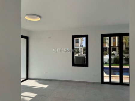 4 Bed Detached Villa for Sale in Dekelia, Larnaca - 8