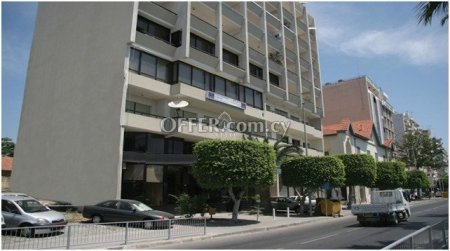 LARGE GROUND FLOOR SHOP FOR RENT WITH UNOBSTRUCTED SEA VIEW - 9