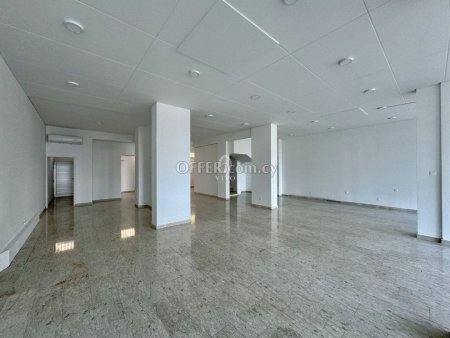 LARGE GROUND FLOOR SHOP FOR RENT WITH UNOBSTRUCTED SEA VIEW - 6