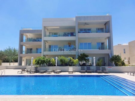 Luxurious  Two Bedroom Modern Apartment Steps from the Beach - 1