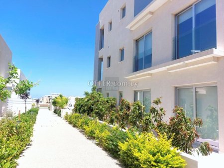 Luxurious  Two Bedroom Modern Apartment Steps from the Beach - 4