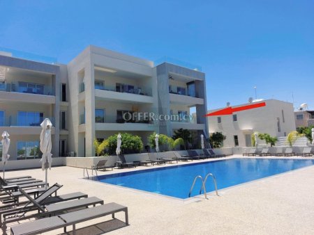 Luxurious  Two Bedroom Modern Apartment Steps from the Beach - 21