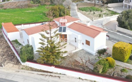 Bungalow For Rent in Tsada, Paphos - DP4184