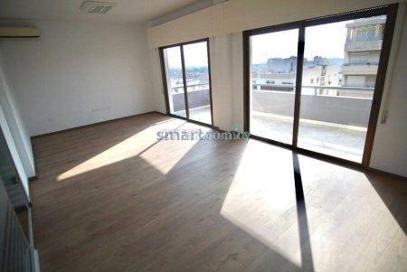 140m2 Top Floor Office Panoramic Views