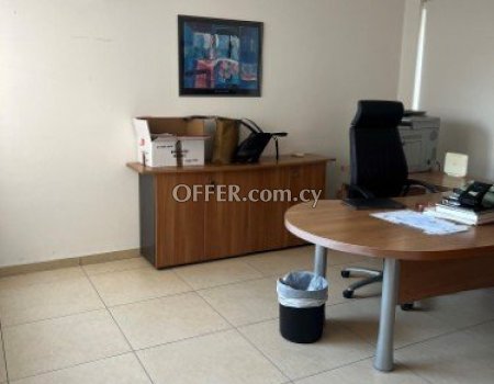 Office 65m2 in Limassol Center - 4