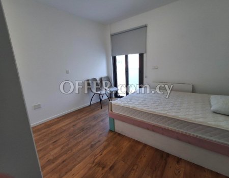 Spacious four bedroom upper floor, great layout furnished - 4