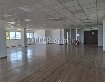 1000m2 office on one floor in commercial building - 8