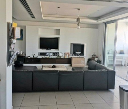 3-bedroom Apartment 220 sqm in Larnaca (Town)