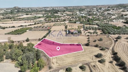 Residential field in Politiko, Nicosia.