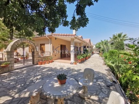 Detached Residential Resale Property in Foinikaria