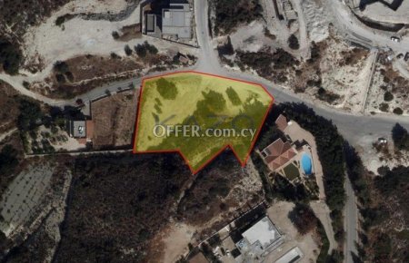 Residential Land Parcel for Sale in Agios Tychonas