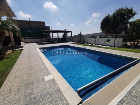 Magnificent Seven Bedroom Villa for Sale in Kefalokremos Area