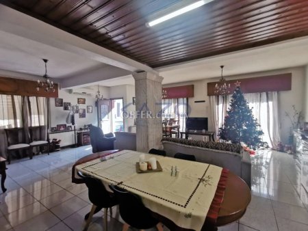 Three Bedroom Upper Level Apartment in Kapsalos Area