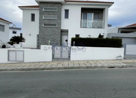 Spacious Five Bedroom Detached House for Sale in Parekklisia Area